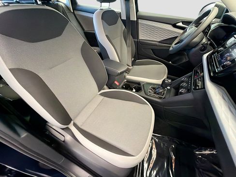 Used 2022 Volkswagen Taos S image 15