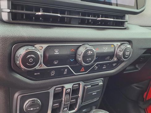 Used 2025 Jeep Gladiator Willys image 26