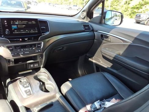 Used 2023 Honda Passport EX-L image 10