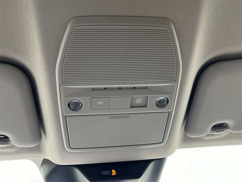 New 2025 Nissan Kicks SR image 30