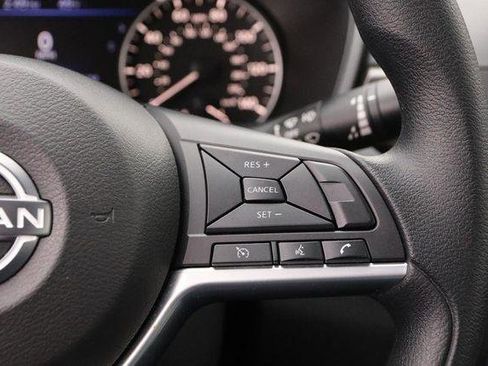 Used 2025 Nissan Altima 2.5 SV image 12