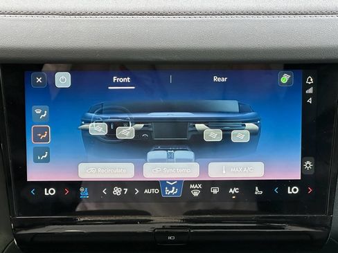 New 2025 Lincoln Navigator Reserve AWD/4WD image 11