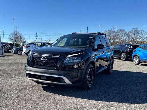New 2025 Nissan Pathfinder Rock Creek image 8