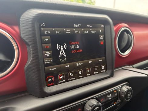 Used 2023 Jeep Gladiator Rubicon w/ LED Lighting Group AWD/4WD image 29