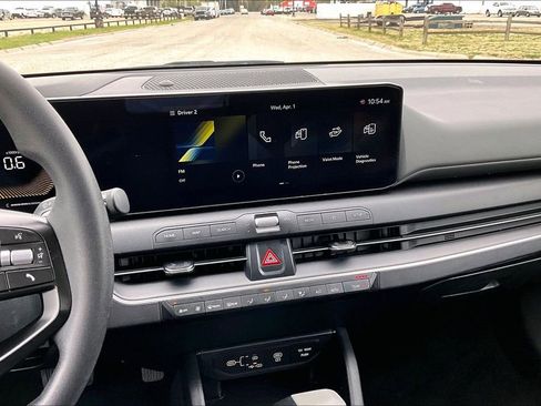 Used 2025 Kia K4 LXS image 6