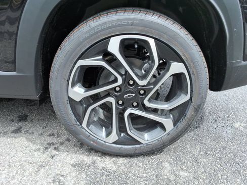 New 2026 Chevrolet Trax RS w/ Sunroof Package FWD image 11
