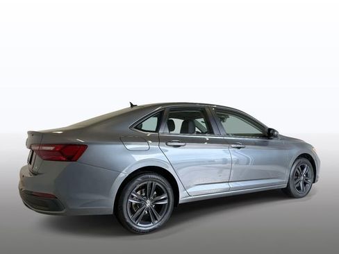 Used 2024 Volkswagen Jetta SE image 10