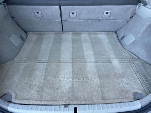 Used 2014 Toyota Prius Two image 17