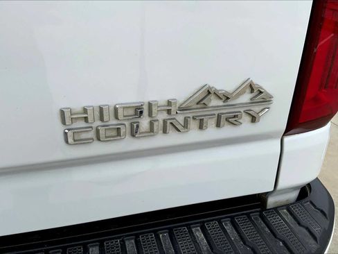 Used 2023 Chevrolet Silverado 2500 High Country AWD/4WD image 10
