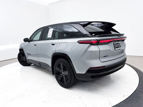 Used 2024 Jeep Wagoneer Launch Edition image 2