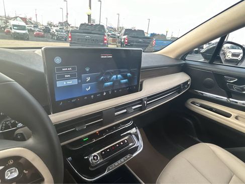 New 2025 Lincoln Corsair Grand Touring image 36