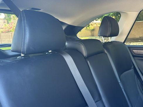Used 2018 Subaru Outback 2.5i Limited AWD/4WD image 16