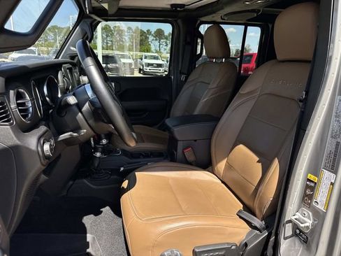Used 2021 Jeep Gladiator Overland w/ Popular Equipment Package AWD/4WD image 21