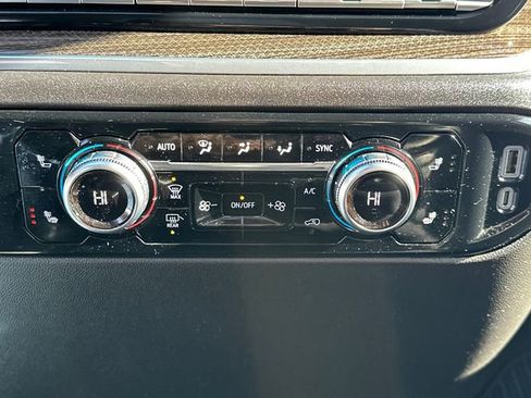 Used 2025 GMC Sierra 1500 Elevation image 31