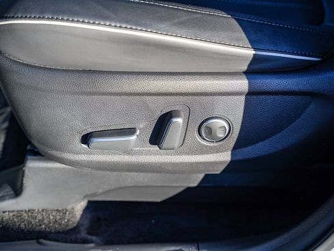 Certified 2025 Hyundai Palisade SEL image 19