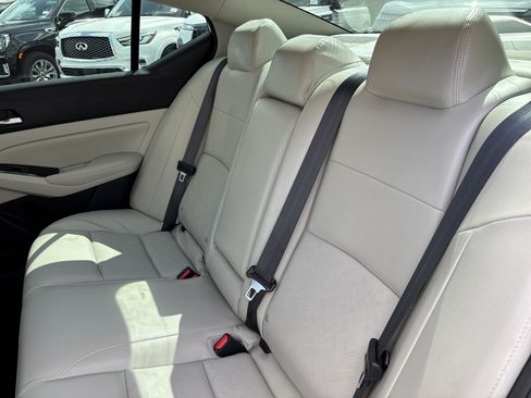 Used 2024 Nissan Altima 2.5 SL FWD image 22