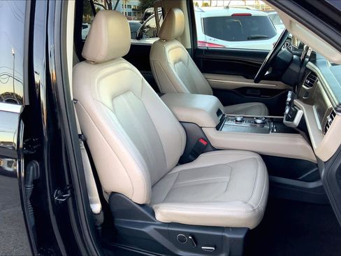 Used 2024 Ford Expedition Max Limited image 8