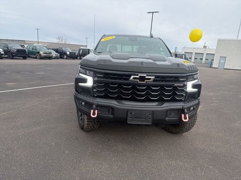 Used 2023 Chevrolet Silverado 1500 ZR2 w/ ZR2 Bison Edition AWD/4WD image 2