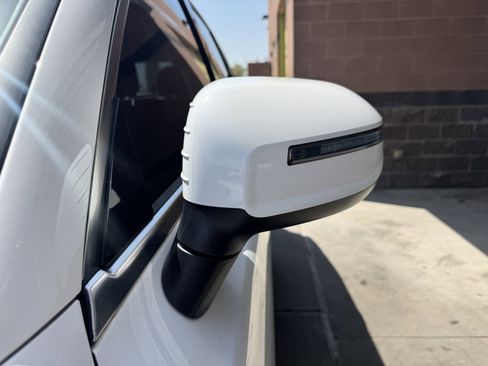 Used 2023 Kia Telluride EX w/ EX Captain's Chair Package image 12