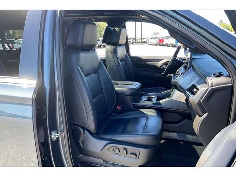 Used 2021 Chevrolet Suburban LT w/ LT Signature Plus Package AWD/4WD image 8