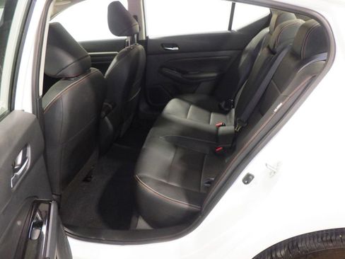 Used 2024 Nissan Altima 2.5 SR w/ SR Premium Package AWD/4WD image 7