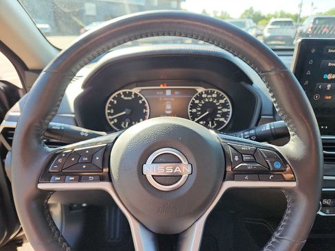 Used 2024 Nissan Altima 2.5 SL AWD/4WD image 19