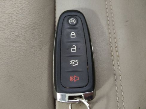 Used 2018 Ford Escape Titanium image 32