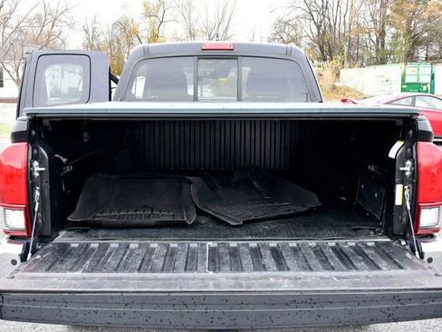 Used 2019 Toyota Tacoma SR5 image 29