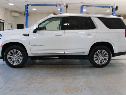 Used 2024 GMC Yukon Denali AWD/4WD image 7