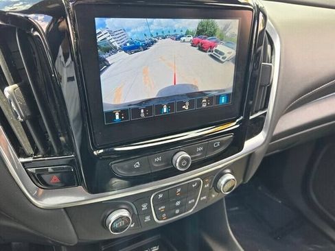 Used 2023 Chevrolet Traverse LT FWD image 22