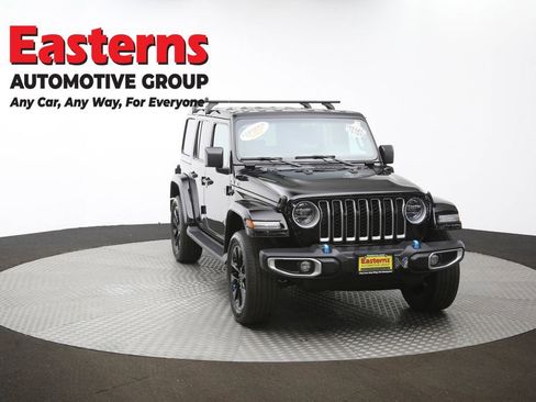 Used 2022 Jeep Wrangler Unlimited Sahara AWD/4WD image 49