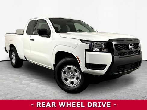 Certified 2025 Nissan Frontier S RWD image 3