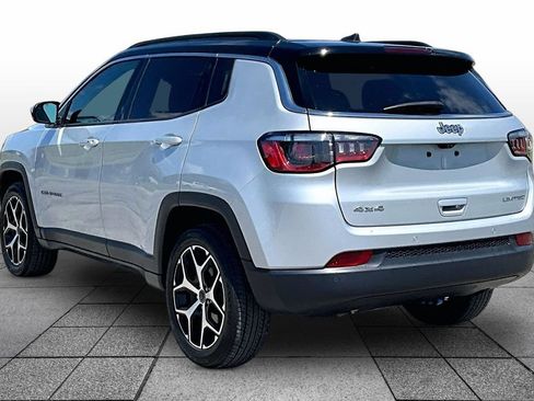 Used 2025 Jeep Compass Limited AWD/4WD image 11