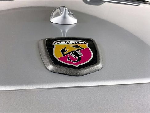 Used 2019 FIAT 124 Spider Abarth RWD image 28