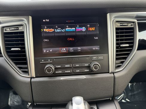 Certified 2017 Porsche Macan S image 27