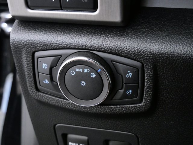 Used 2018 Ford F150 Platinum w/ Equipment Group 701A Luxury AWD/4WD image 28