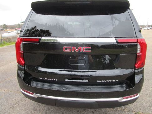 New 2026 GMC Yukon Elevation image 8