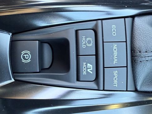 New 2026 Toyota Camry Hybrid image 23