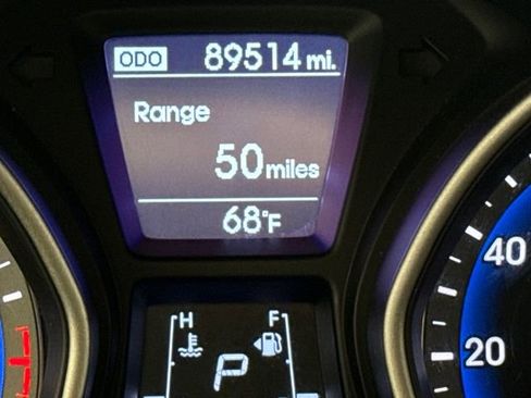 Used 2017 Hyundai Elantra GT image 28