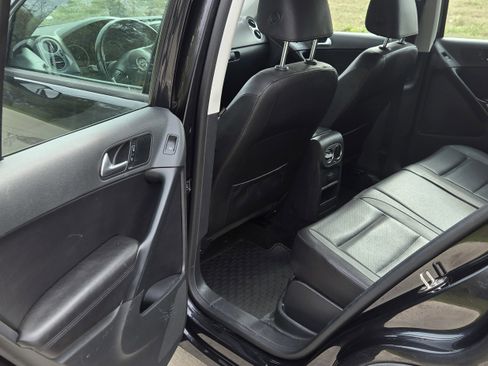 Used 2017 Volkswagen Tiguan S image 18