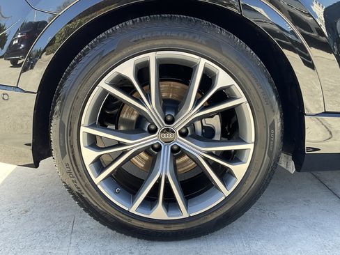 Used 2023 Audi Q8 Prestige image 7