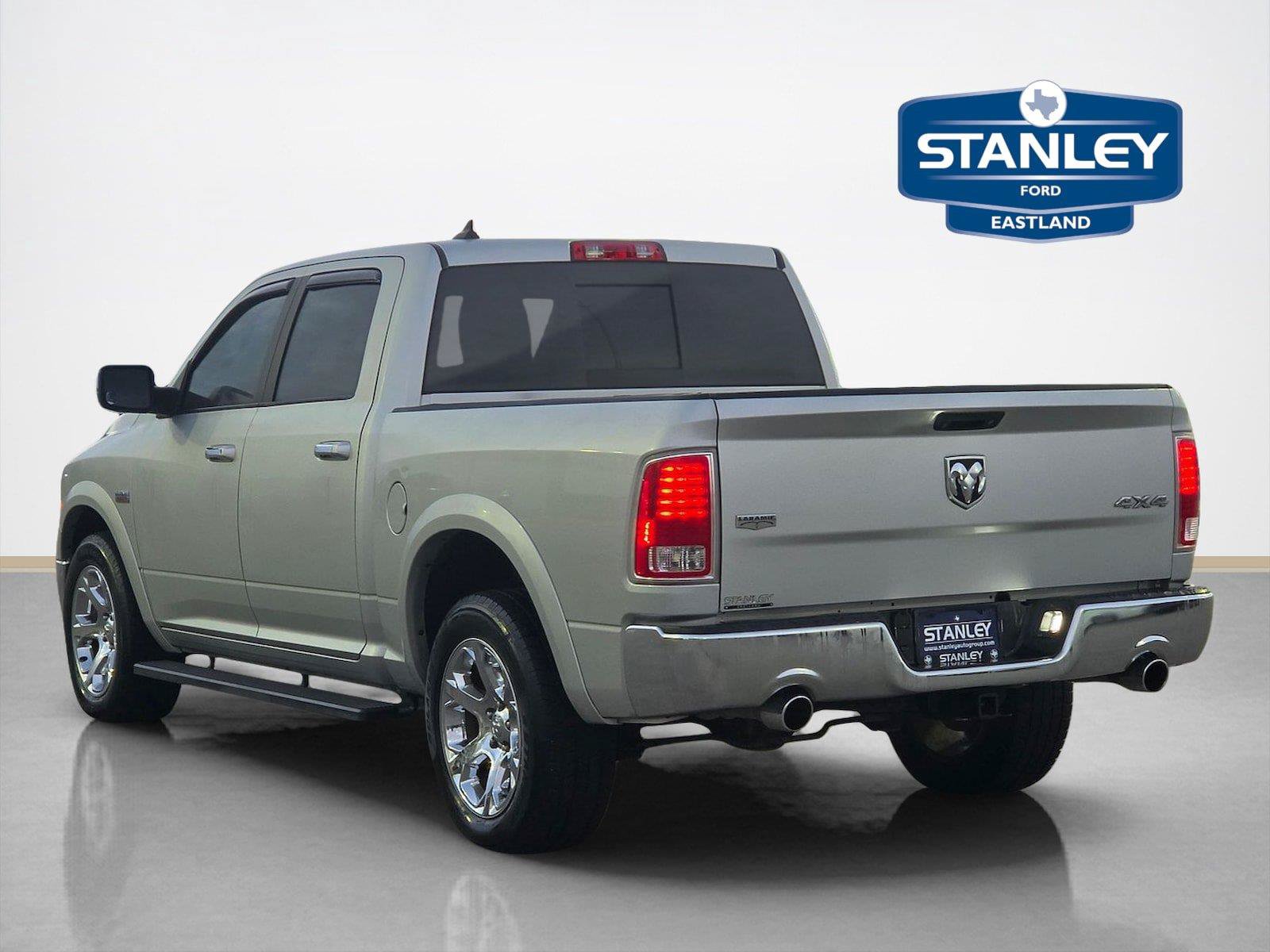 Used 2017 RAM 1500 Laramie AWD/4WD image 5