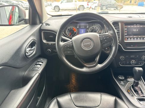 Used 2019 Jeep Cherokee Trailhawk w/ Comfort/Convenience Group image 40