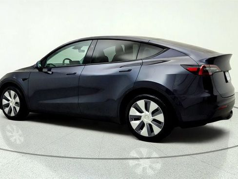 Used 2024 Tesla Model Y Long Range AWD/4WD image 7