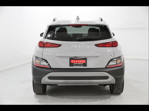 Used 2022 Hyundai Kona SEL image 20