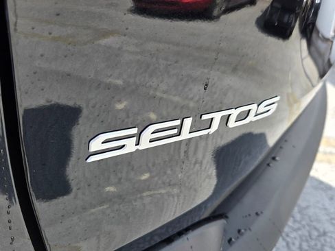 New 2026 Kia Seltos LX FWD image 5