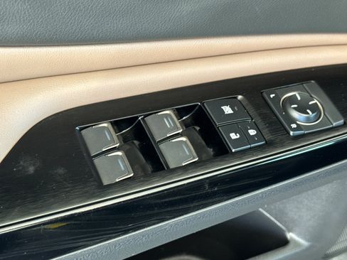 Certified 2025 Lexus ES 350 w/ Accessory Package (Z2) FWD image 13
