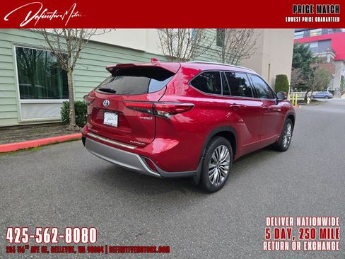 Used 2021 Toyota Highlander Platinum image 3
