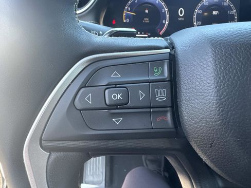 Used 2024 Jeep Grand Cherokee Altitude image 28