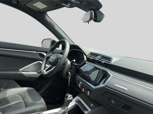 Used 2025 Audi Q3 2.0T Premium AWD/4WD image 23